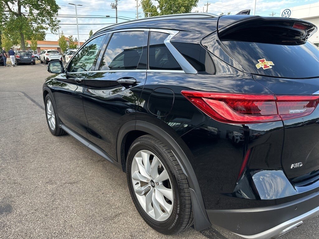 2019 Infiniti QX50 Essential photo 4