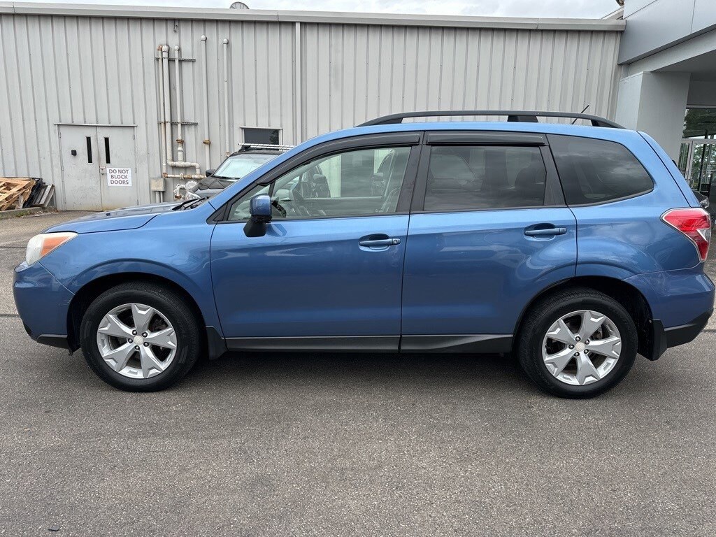 2015 Subaru Forester 2.5i Premium photo 3