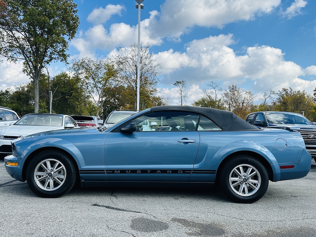 Used 2005 Ford Mustang  Convertible