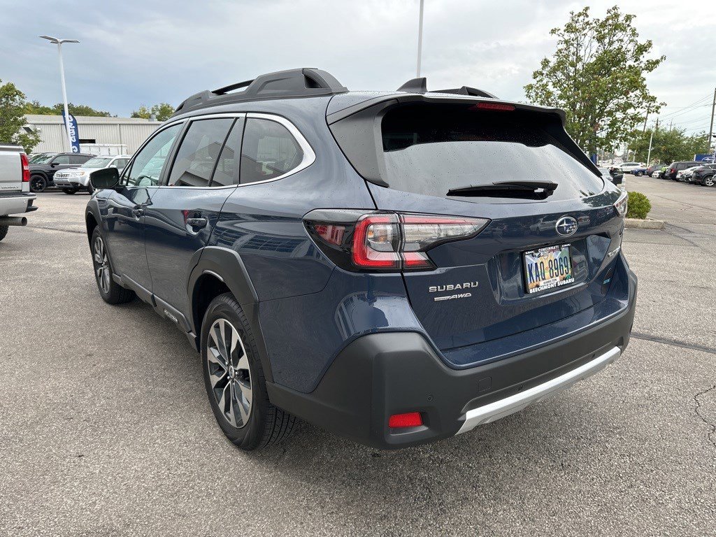 2023 Subaru Outback Limited photo 2