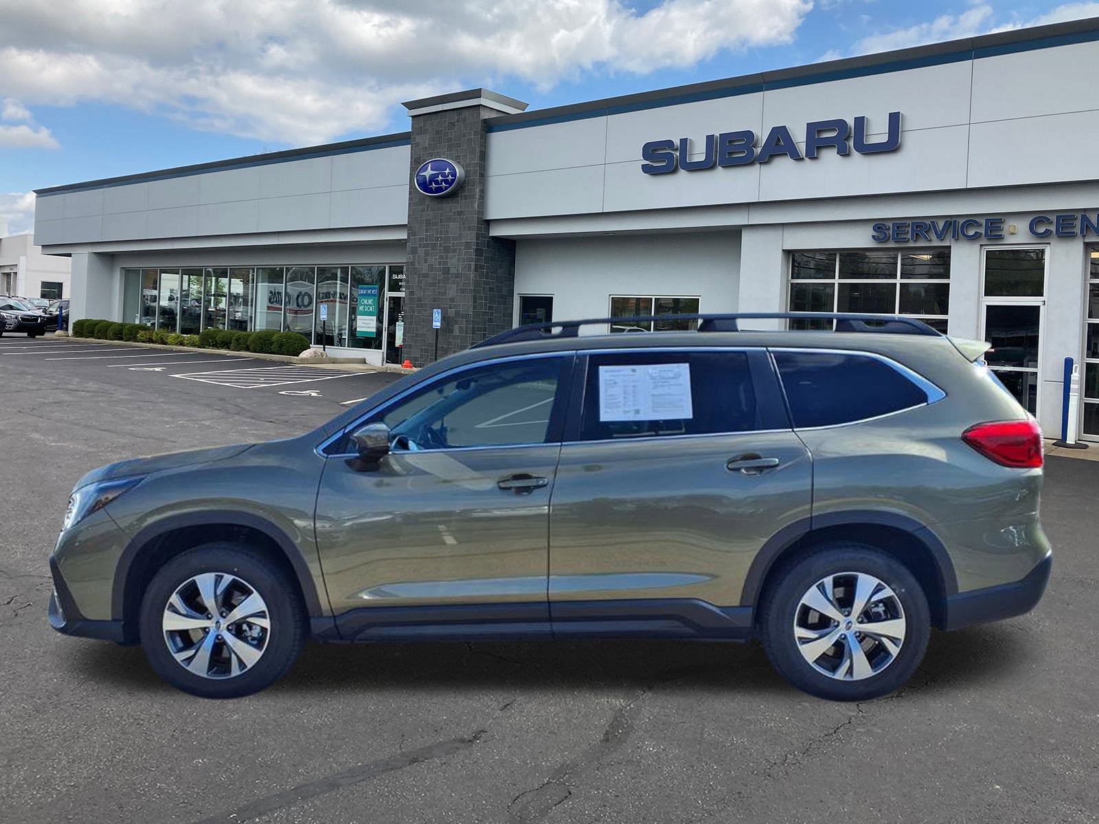 2025 Subaru Ascent Premium photo 3
