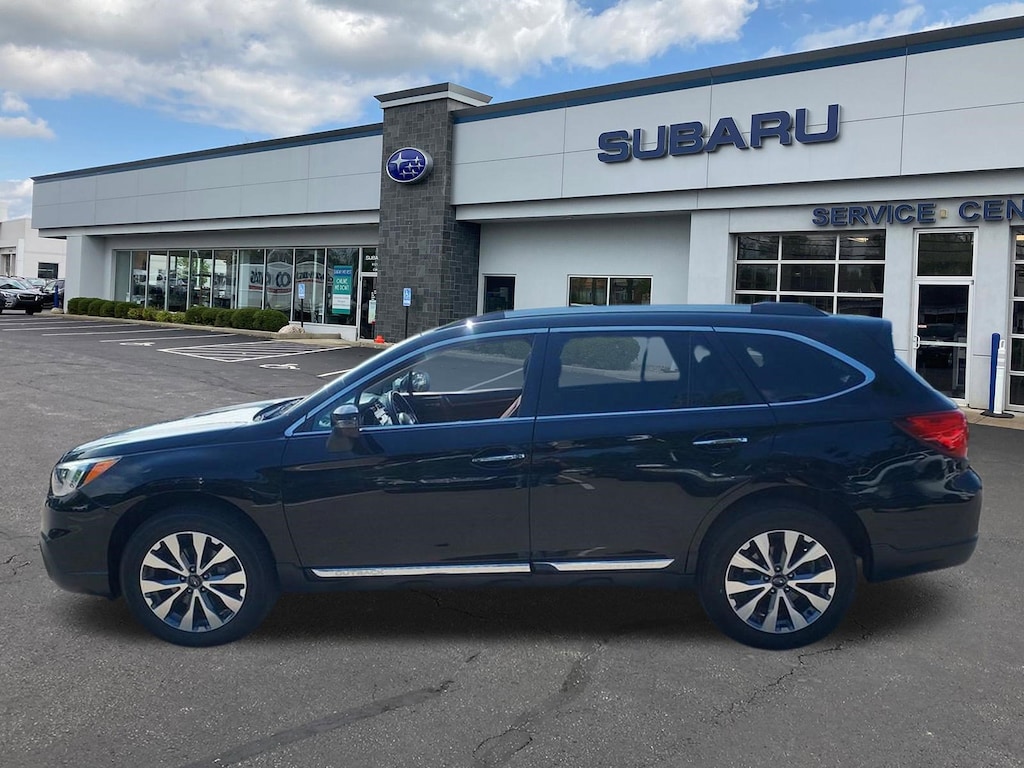 Used 2017 Subaru Outback 3.6R Touring with Starlink SUV