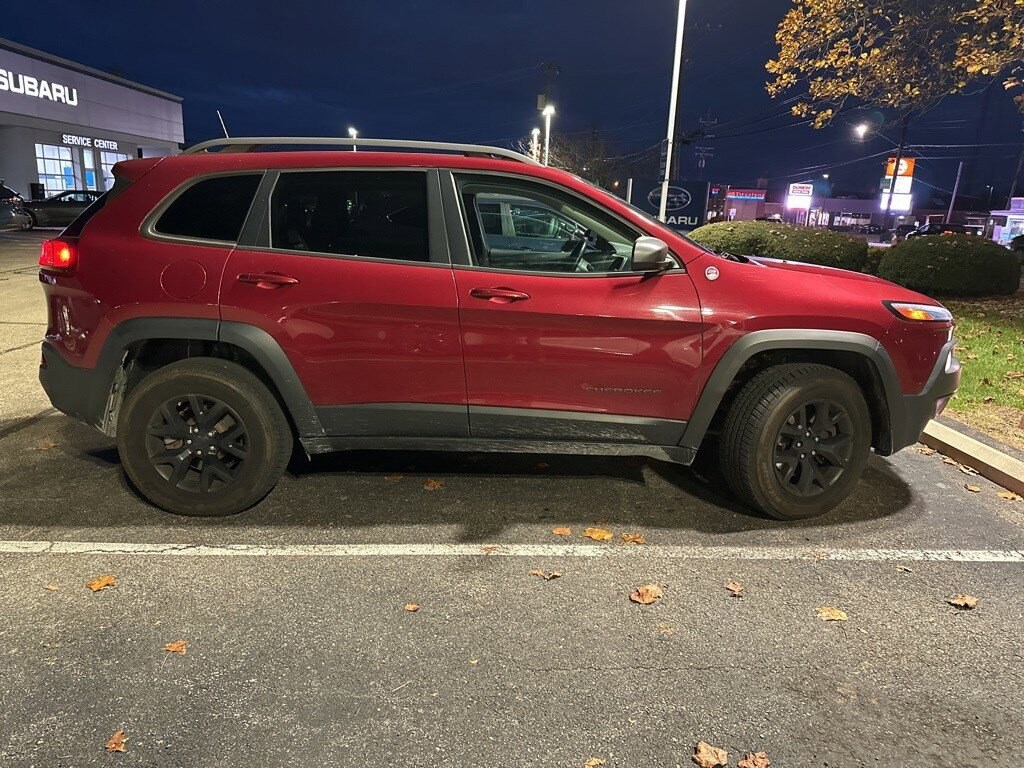 2016 Jeep Cherokee Trailhawk photo 2