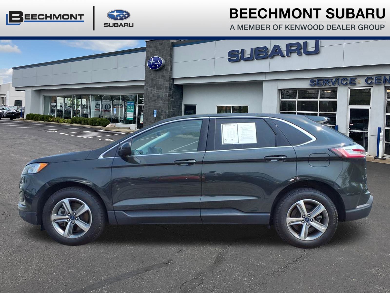 2022 Ford Edge SEL photo 3
