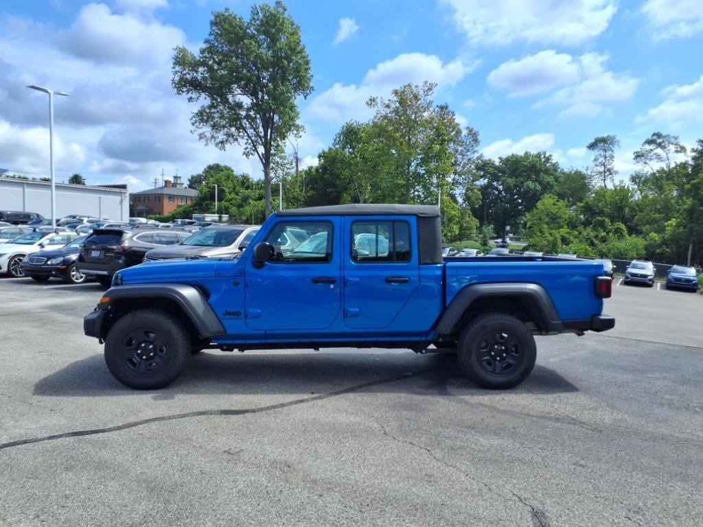 2022 Jeep Gladiator Sport photo 3
