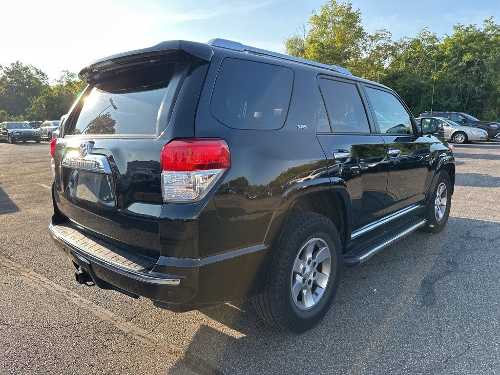 2013 Toyota 4Runner SR5 photo 2