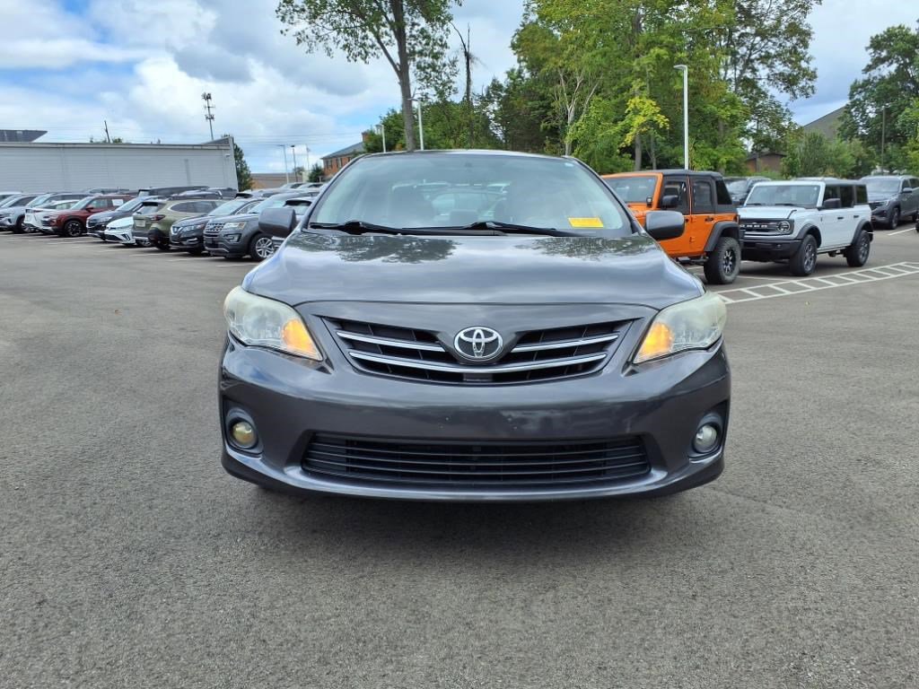 2013 Toyota Corolla LE photo 2
