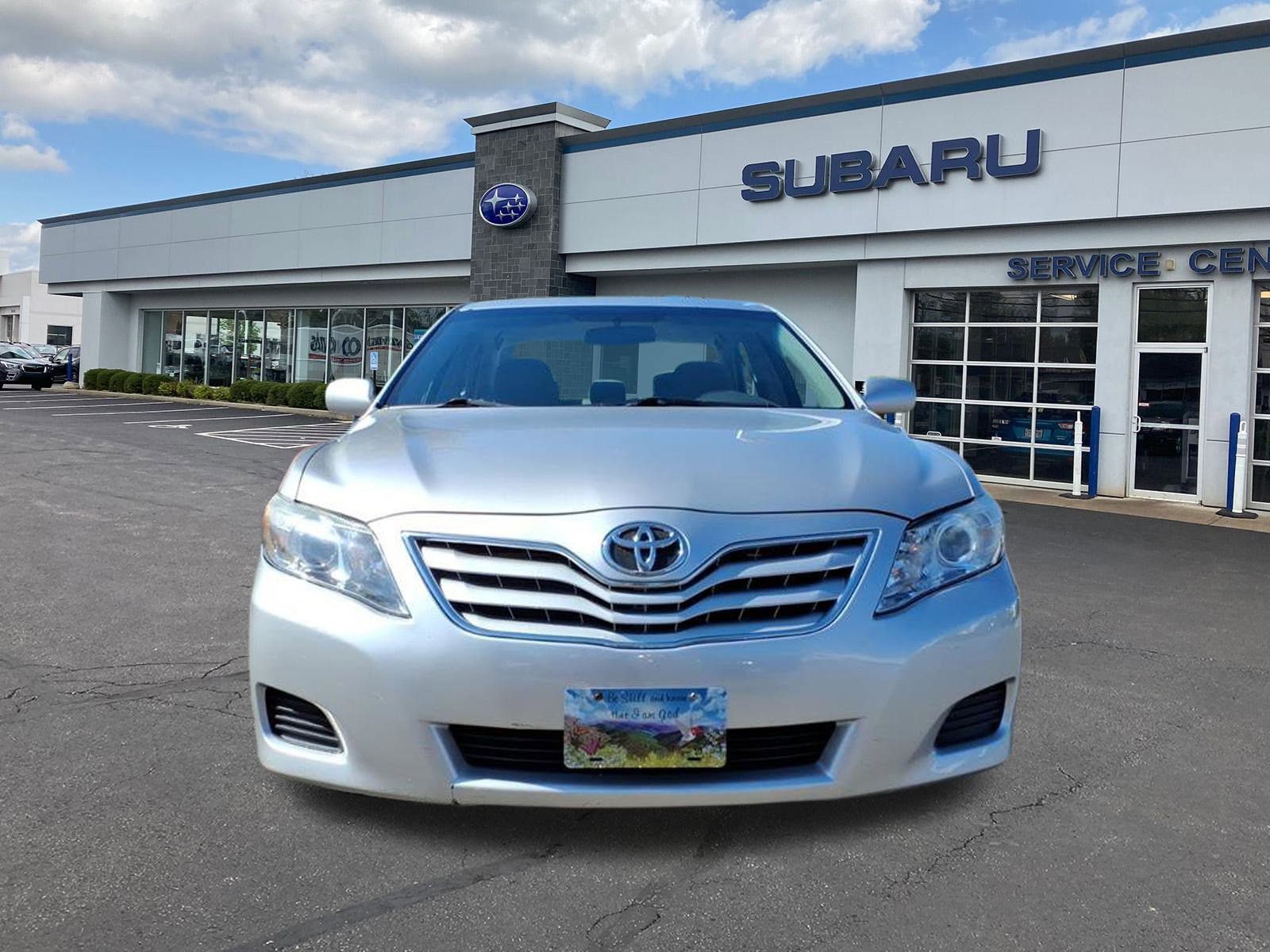 2011 Toyota Camry LE photo 2