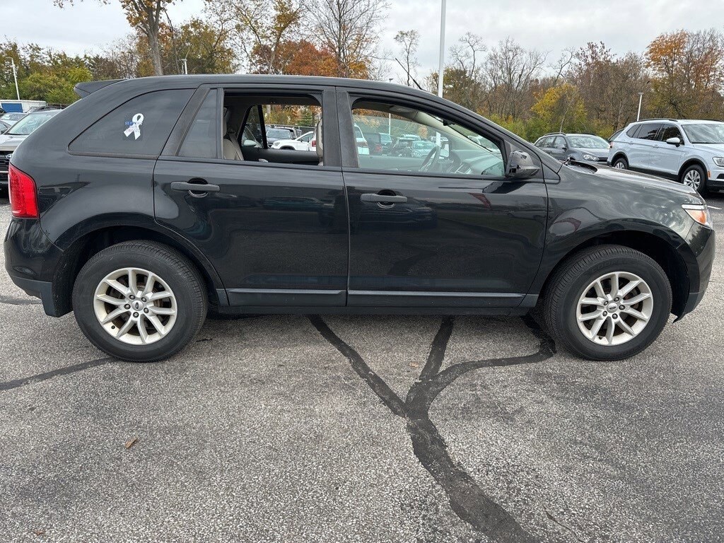 2013 Ford Edge SE photo 2
