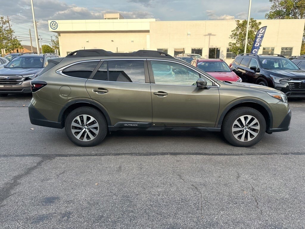 2021 Subaru Outback Premium photo 2