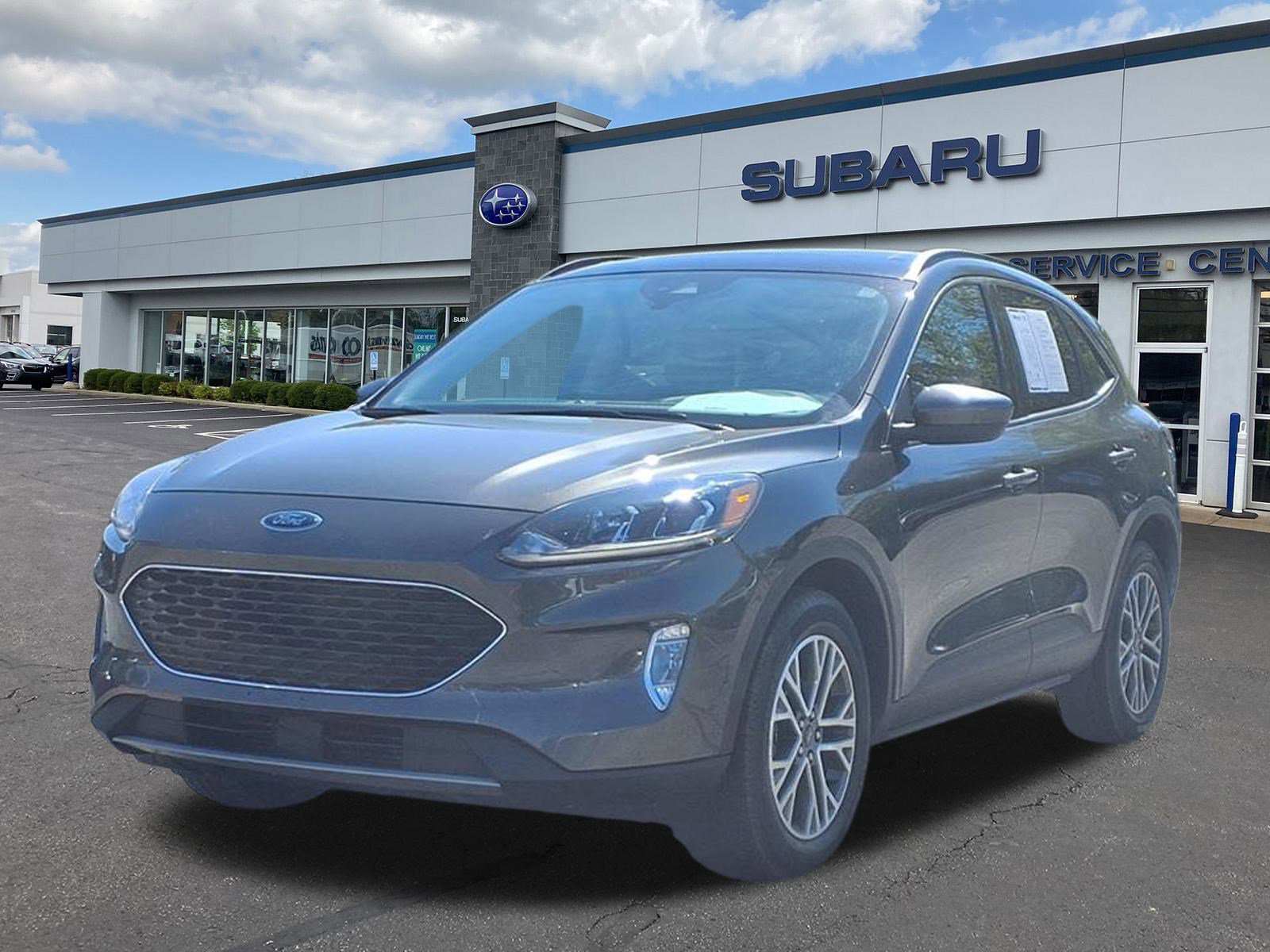 2020 Ford Escape SEL photo 2
