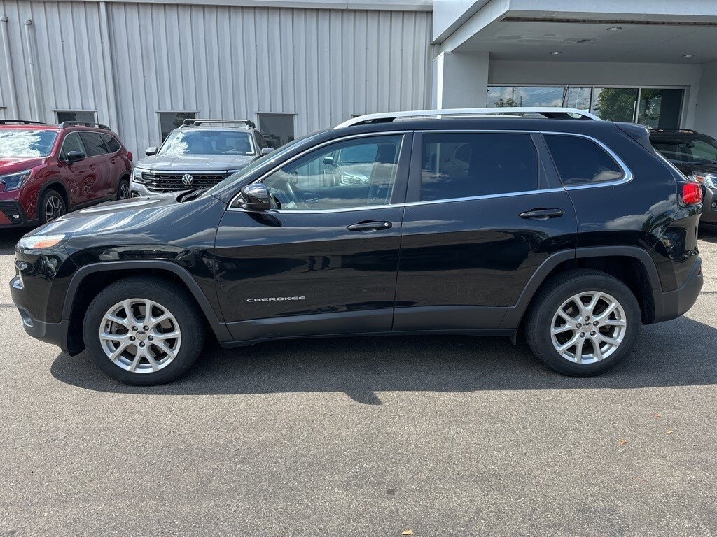 2016 Jeep Cherokee Latitude photo 3