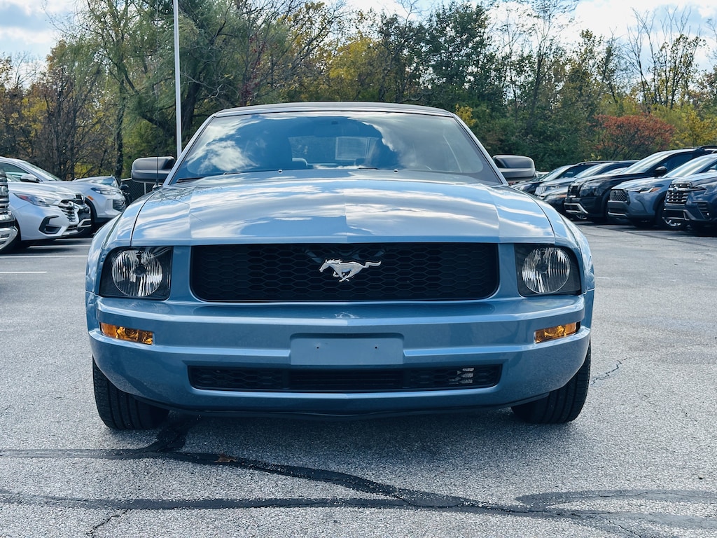 Used 2005 Ford Mustang  Convertible