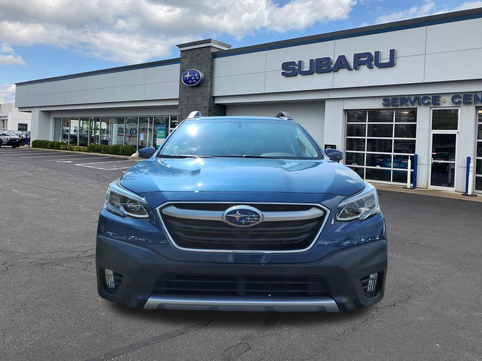 2020 Subaru Outback Limited photo 2