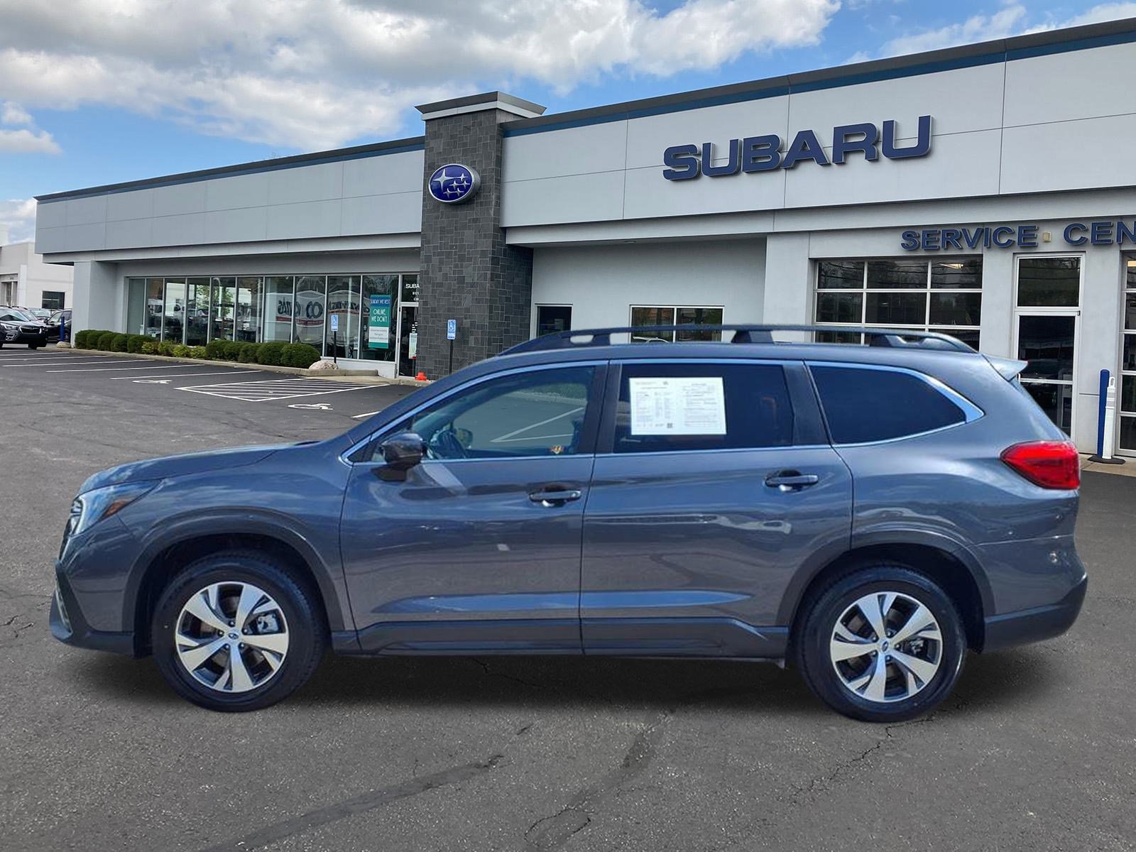 2024 Subaru Ascent Premium photo 3