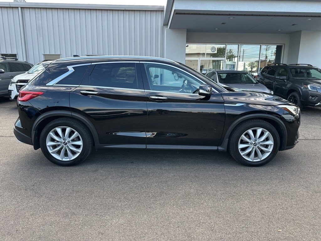 2019 Infiniti QX50 Essential photo 2
