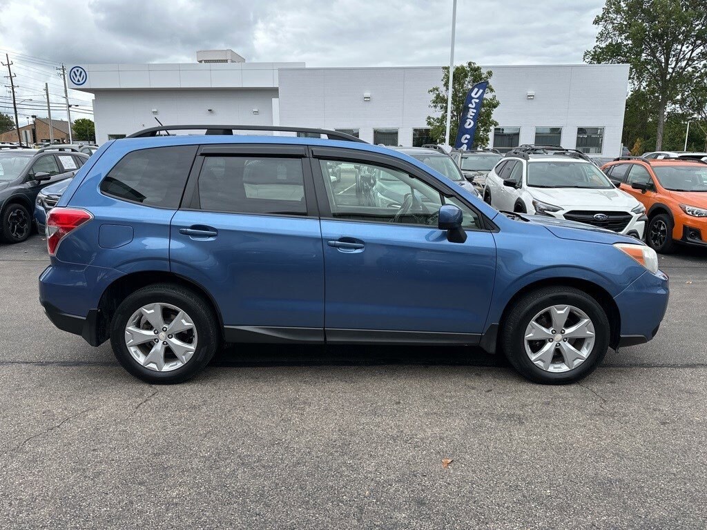 2015 Subaru Forester 2.5i Premium photo 2