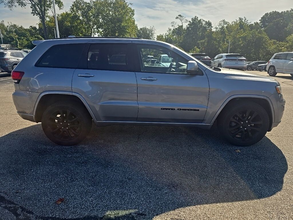 Used 2018 Jeep Grand Cherokee Altitude SUV