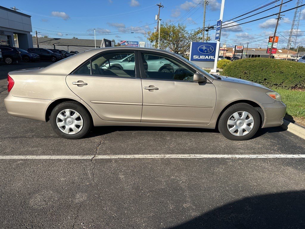 Used 2004 Toyota Camry LE with VIN 4T1BE32KX4U926958 for sale in Cincinnati, OH
