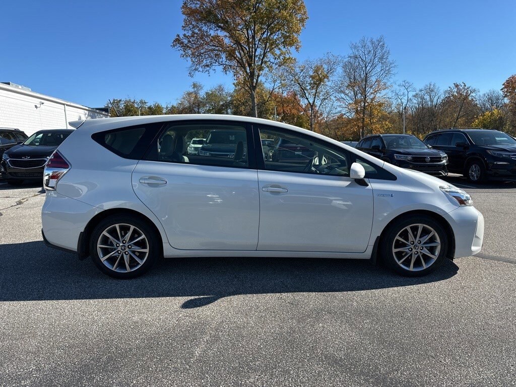 Used 2017 Toyota Prius v 5-Door Five Wagon