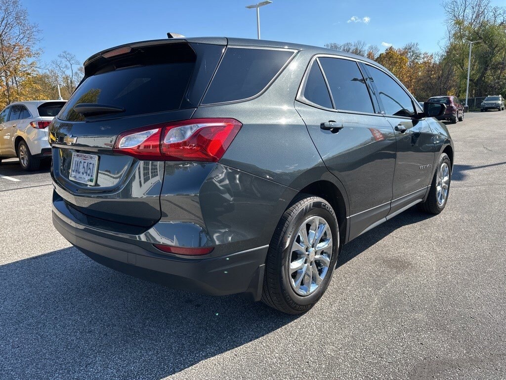 2019 Chevrolet Equinox LS photo 3