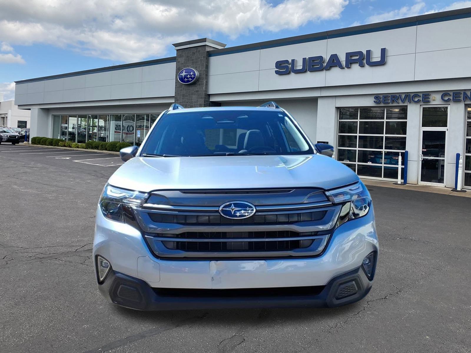 2025 Subaru Forester Premium photo 2