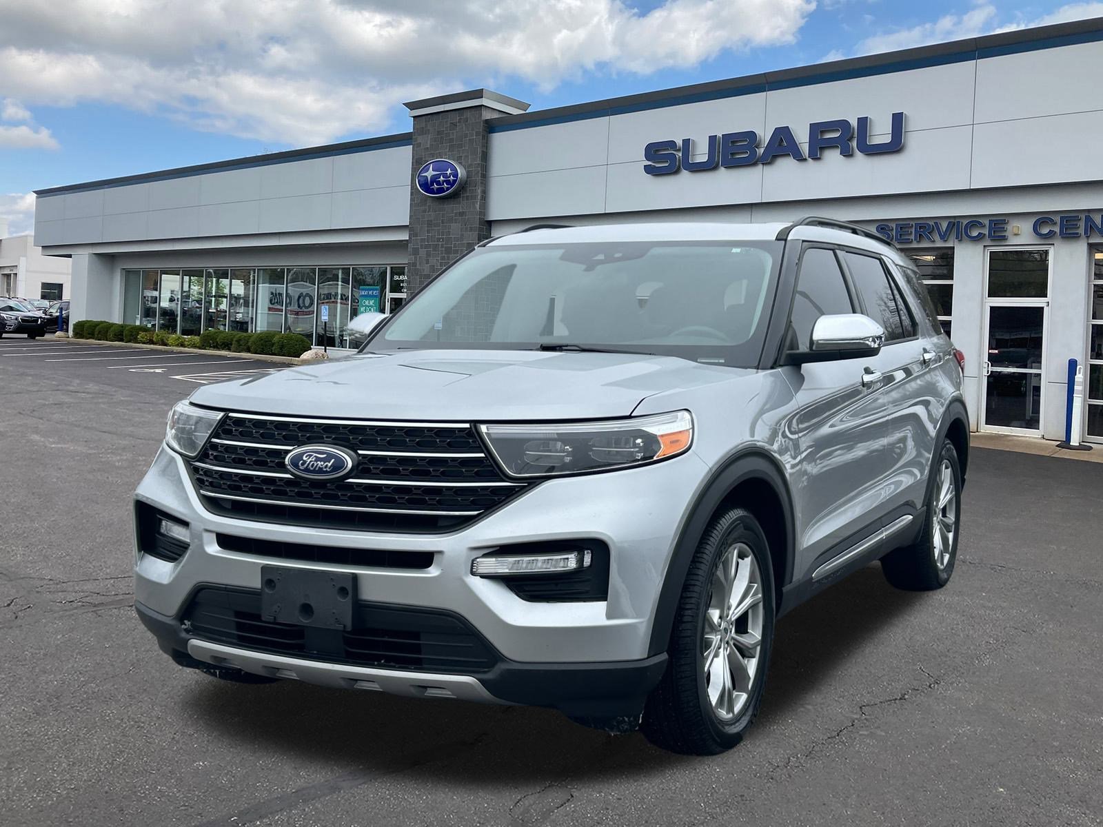 2020 Ford Explorer XLT photo 3