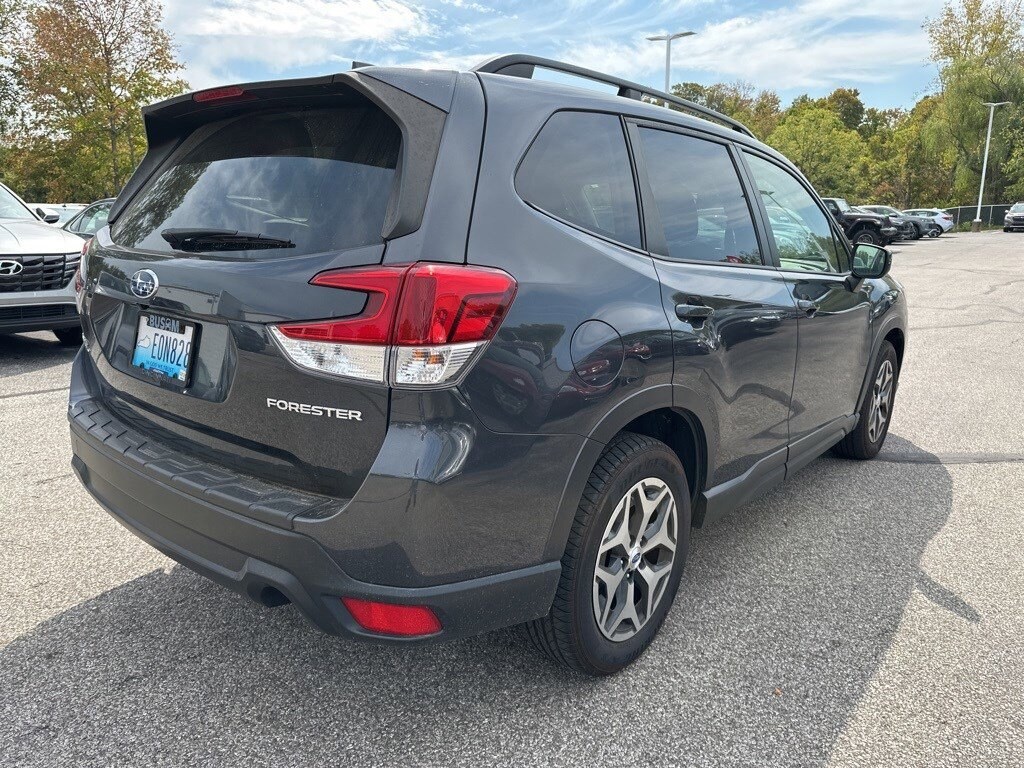 2019 Subaru Forester Premium photo 3