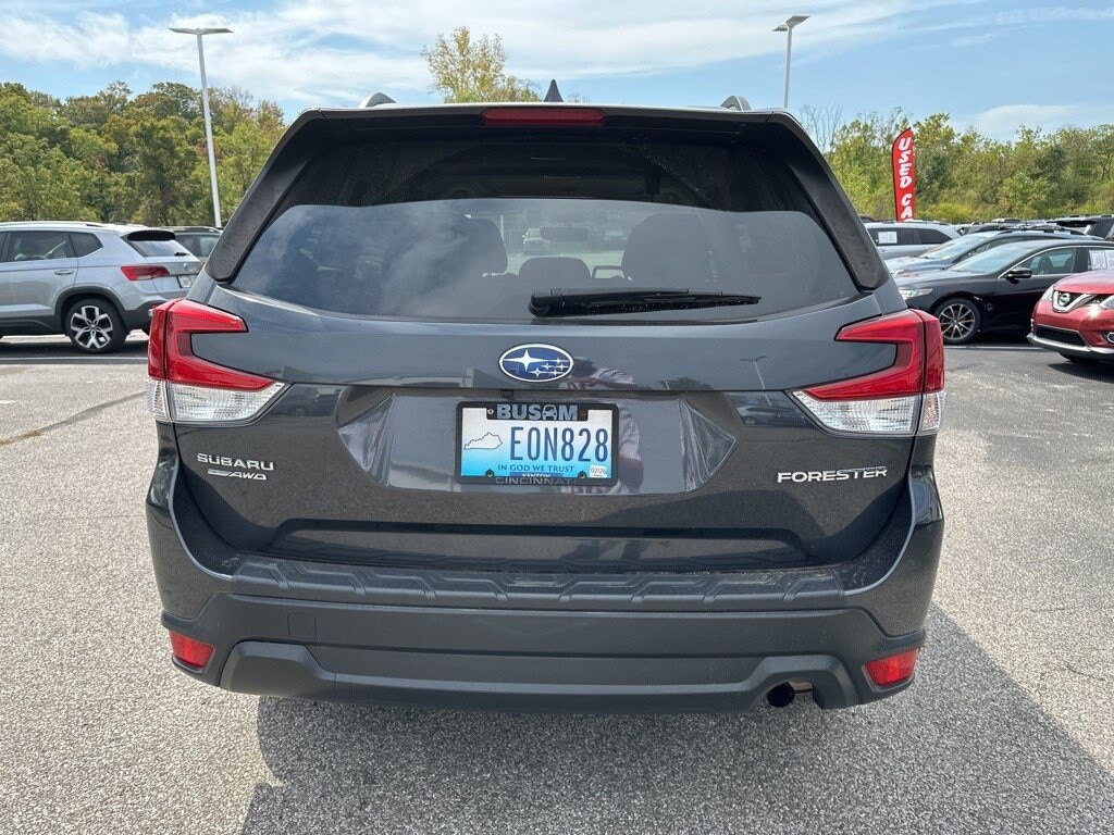 2019 Subaru Forester Premium photo 4