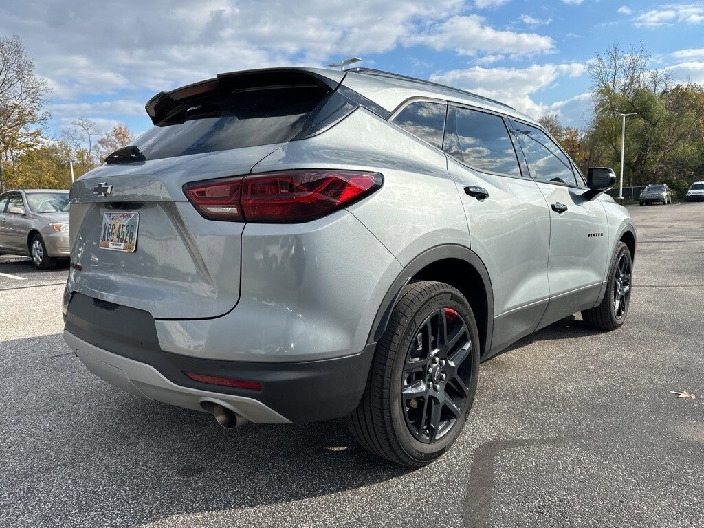 2024 Chevrolet Blazer 3LT photo 2