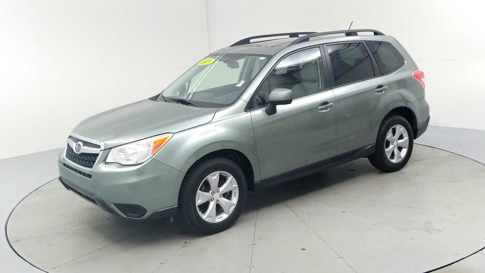 2015 Subaru Forester 2.5i Premium photo 2