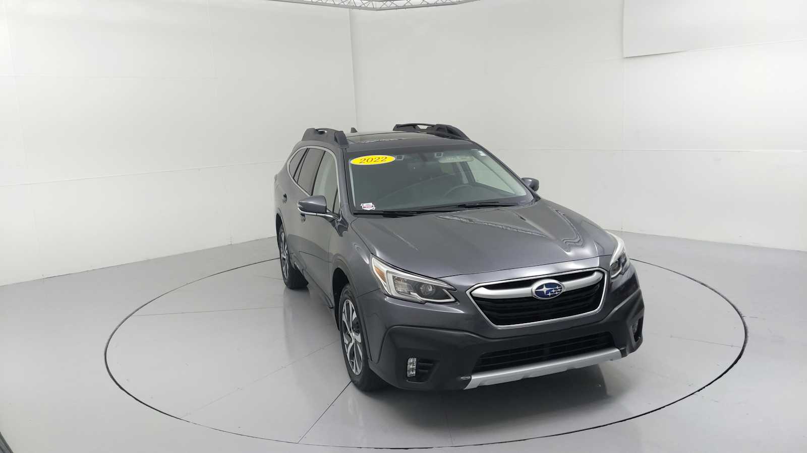 2022 Subaru Outback Limited XT photo 2