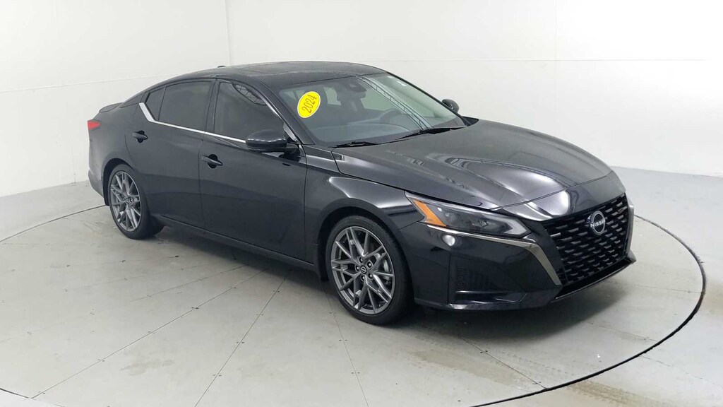 Used 2024 Nissan Altima 2.0 SR Sedan