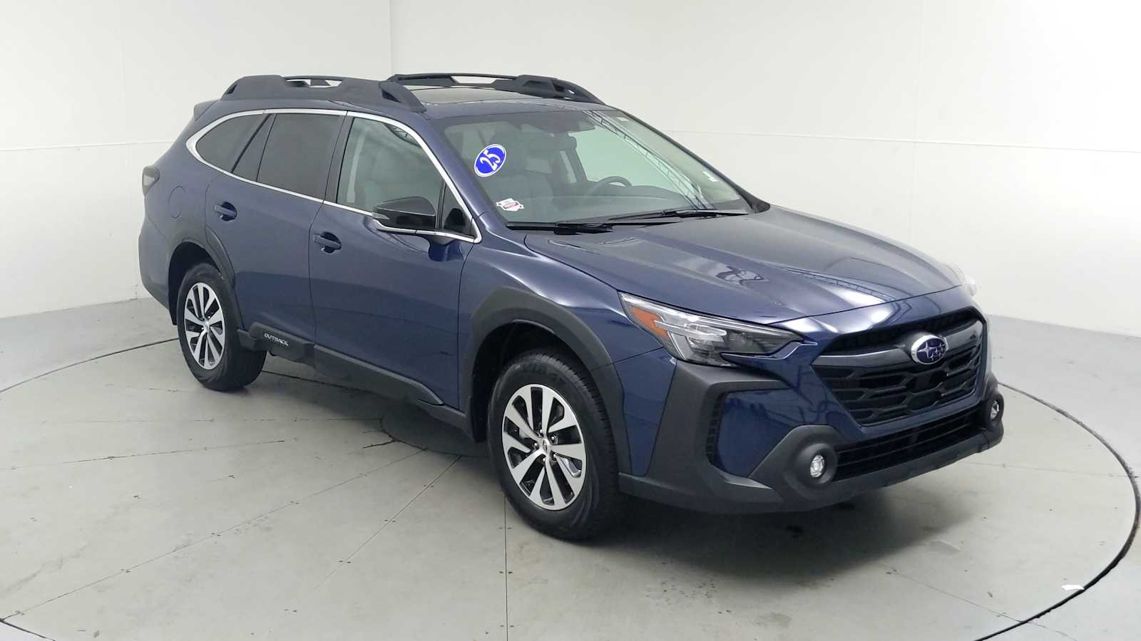 2025 Subaru Outback Premium's photo