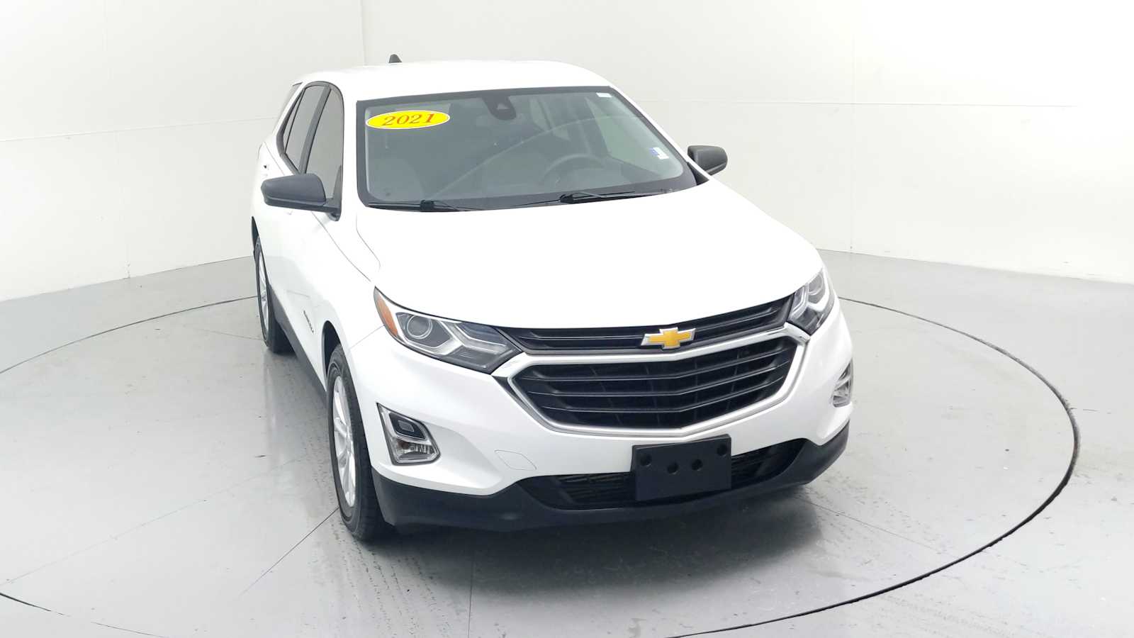 2021 Chevrolet Equinox LS photo 2