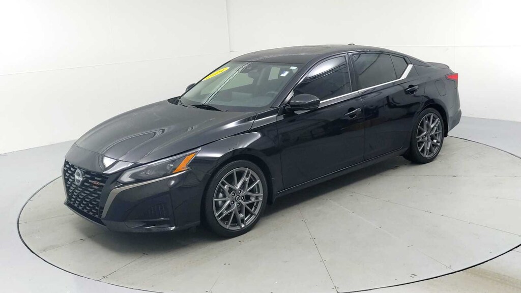 Used 2024 Nissan Altima 2.0 SR Sedan