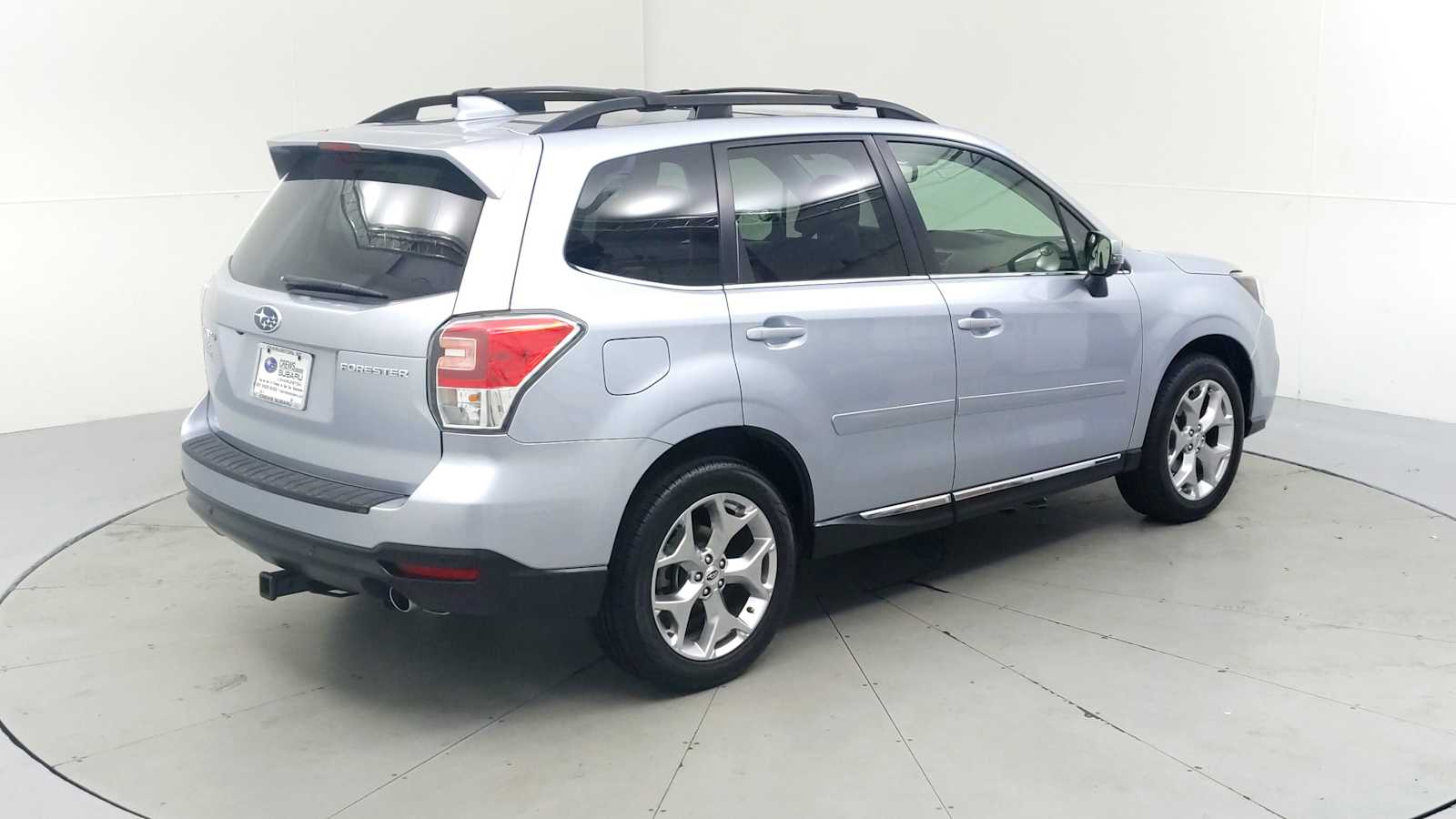 2018 Subaru Forester Touring photo 3