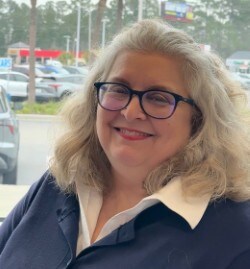 Staff member Angela Polk from ID_039a6f