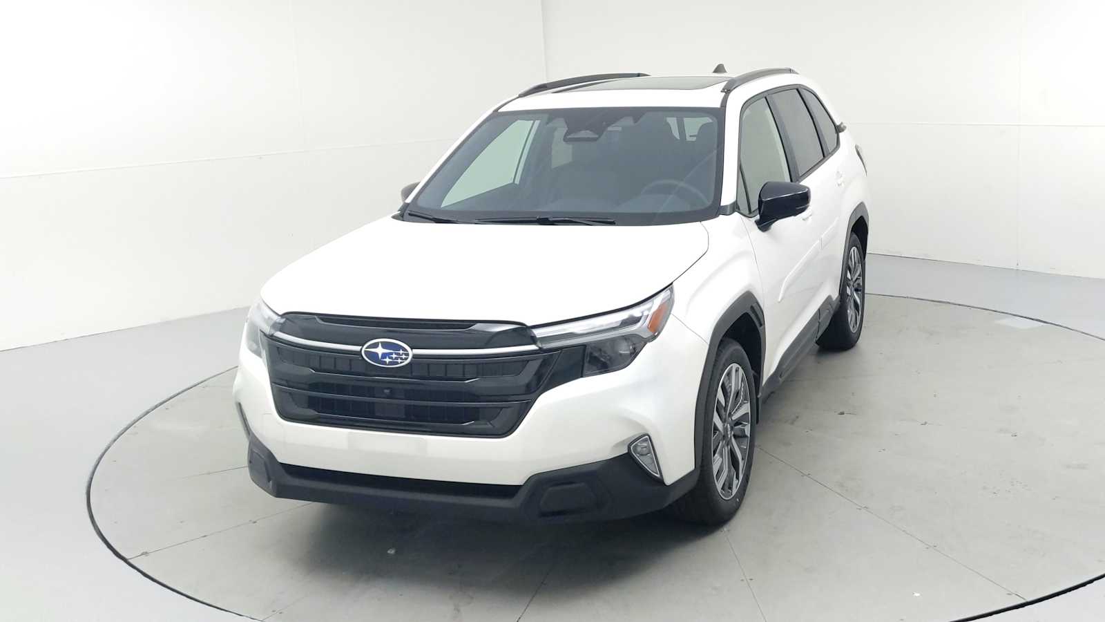 2025 Subaru Forester Touring photo 3