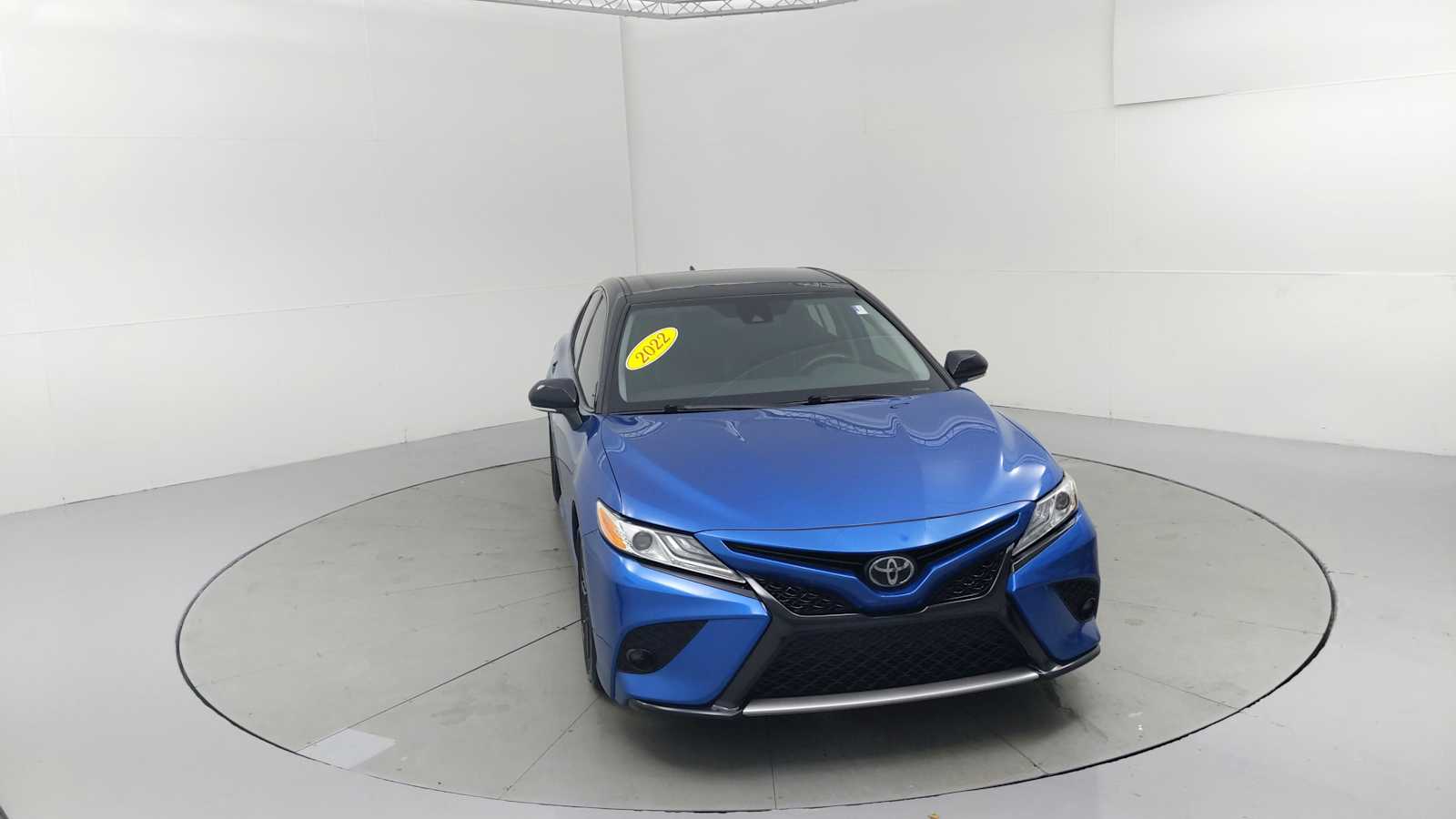2020 Toyota Camry XSE photo 2