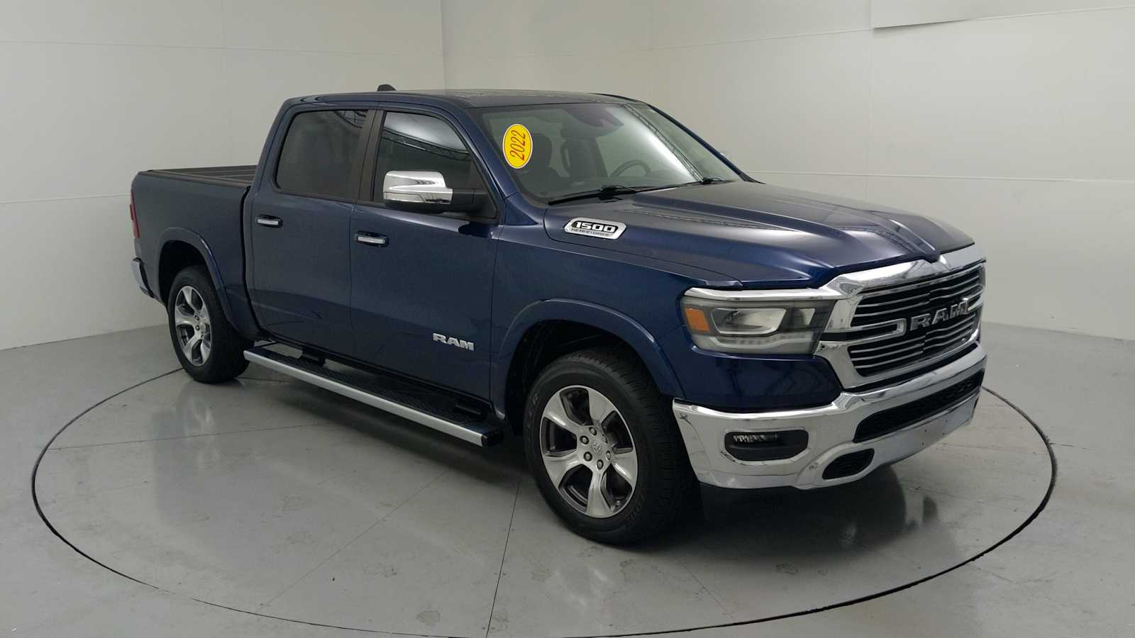 2022 RAM 1500 Laramie 4x4 Crew Cab 5'7's photo