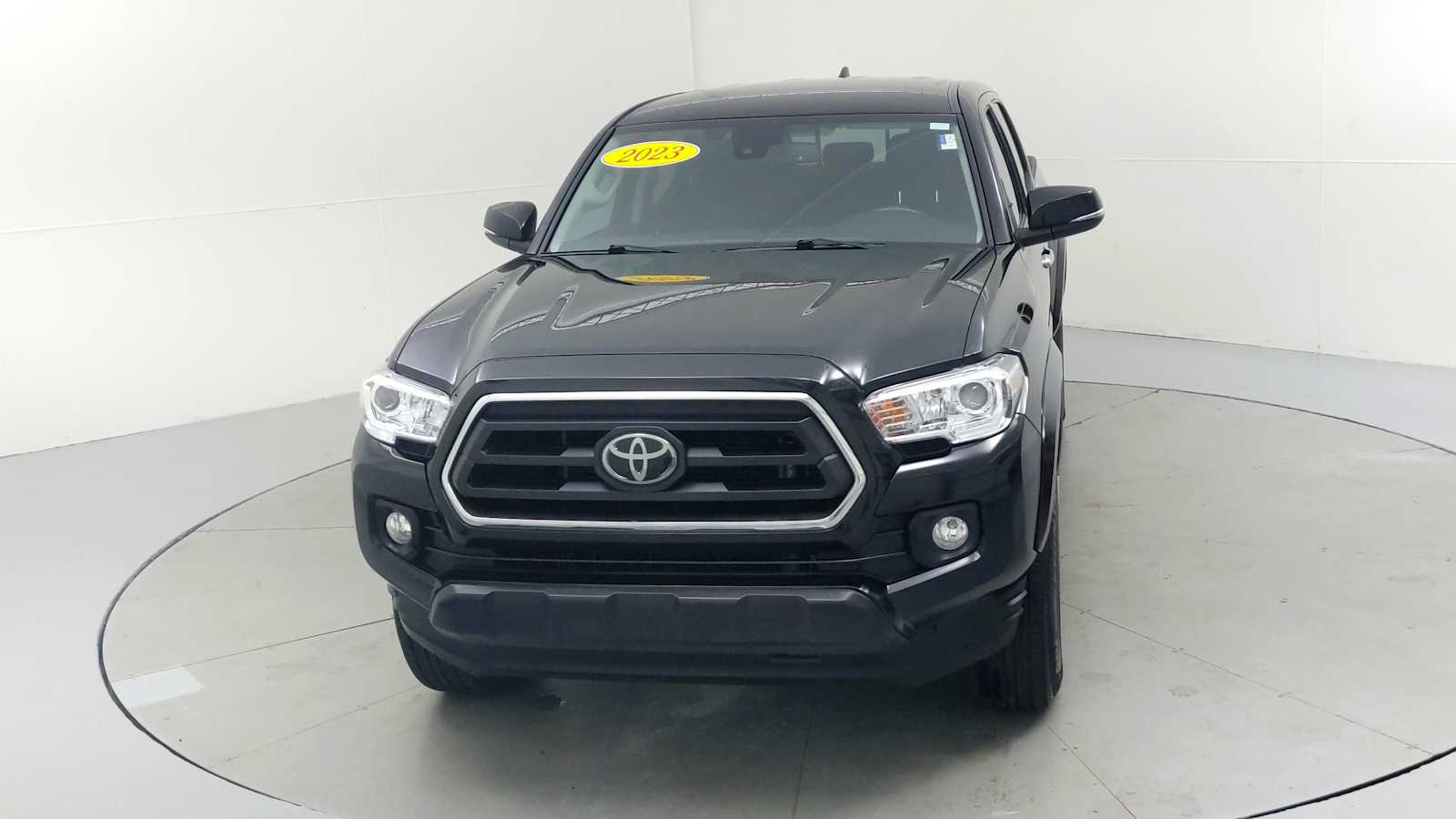 2023 Toyota Tacoma SR5 V6 photo 3