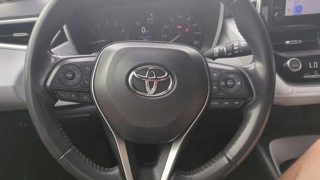 Used 2024 Toyota Corolla Hatchback SE Hatchback