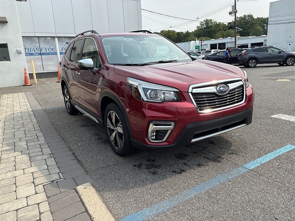 2019 Subaru Forester Touring photo 2