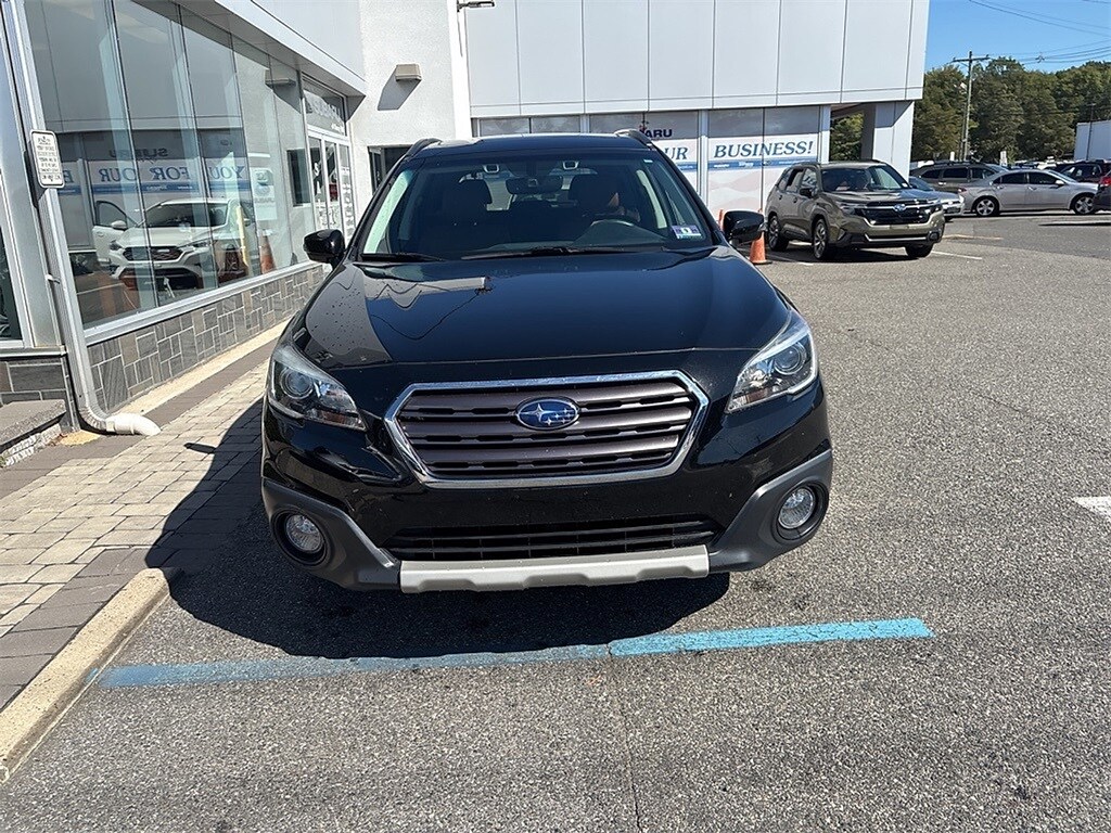 2017 Subaru Outback 2.5i Touring photo 3