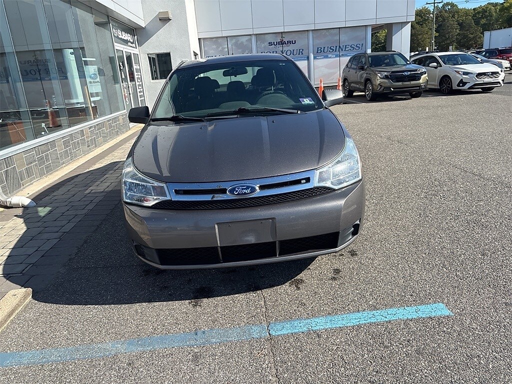 2011 Ford Focus SE photo 3