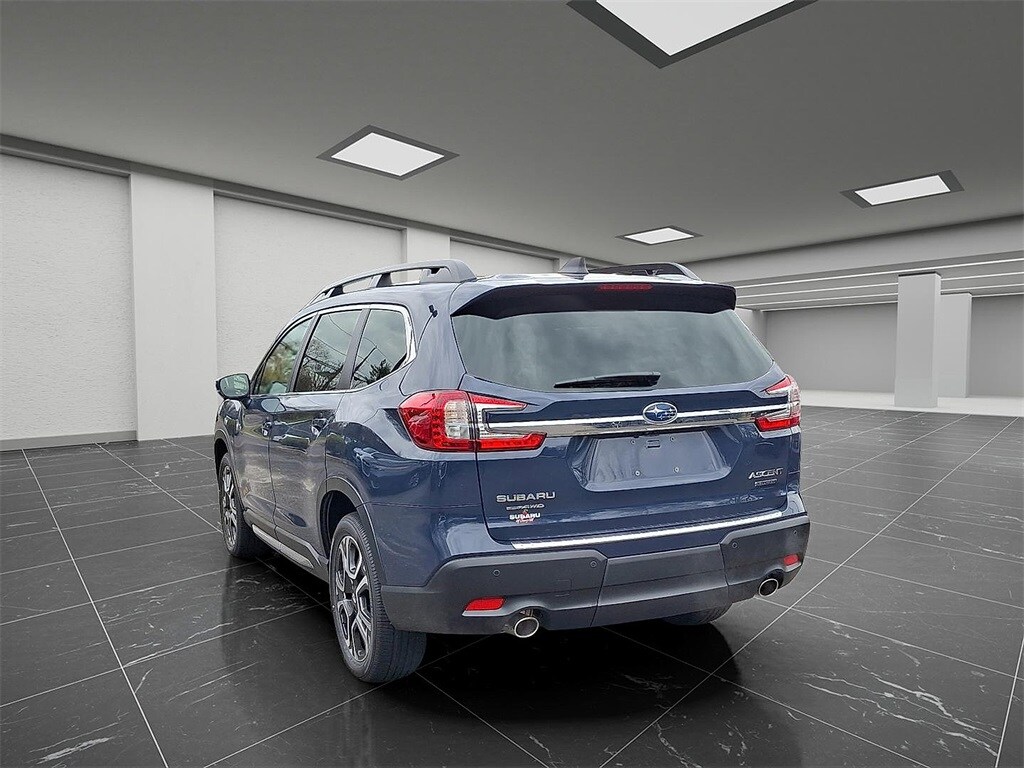 2025 Subaru Ascent Limited photo 2