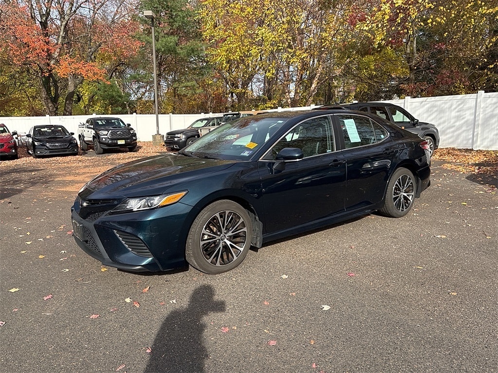 Used 2019 Toyota Camry SE Sedan