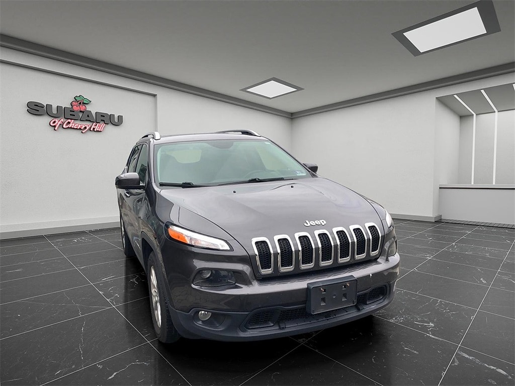 Used 2017 Jeep Cherokee Latitude with VIN 1C4PJMCS8HW500996 for sale in Cherry Hill, NJ