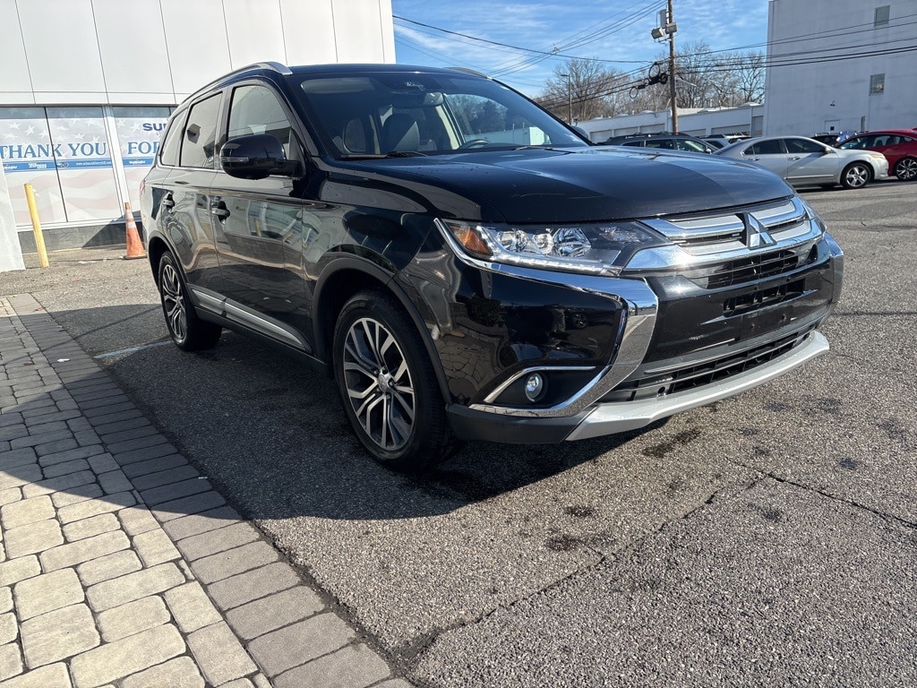 2017 Mitsubishi Outlander SEL's photo